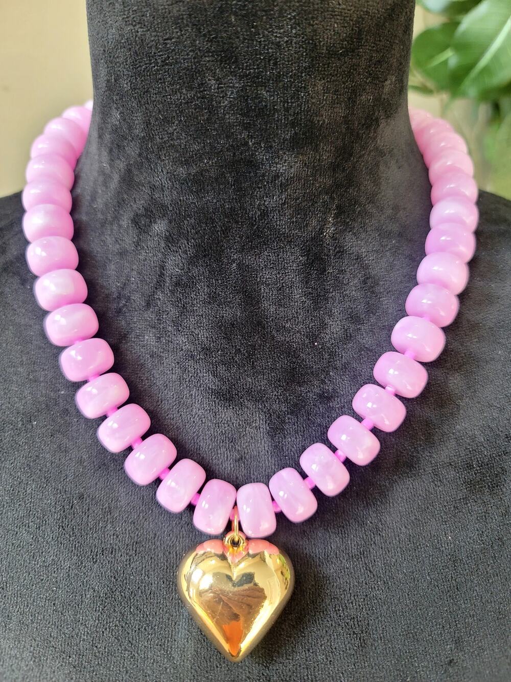 Lightweight Pink Beaded Necklace Gold Tone Heart Pendant Statement Jewelry